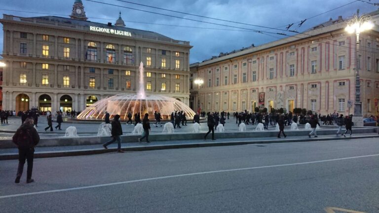Covid, Genova: protesta dei ristoratori, cortei e presidi nel centro cittadino