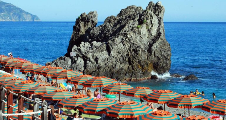 Turismo, in Liguria pienone nel primo week end di luglio: tasso occupazione camere 88%