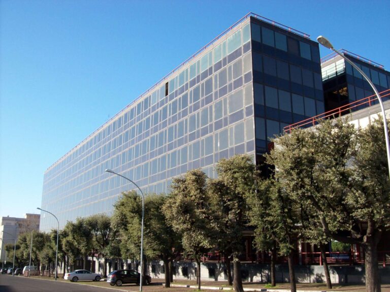 Confindustria: ripresa solo da metà 2021, se ripartono i consumi