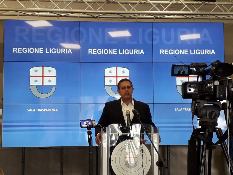 Covid, Toti: «Aumento contagi ultima settimana legati a circolazione virus nelle scuole»