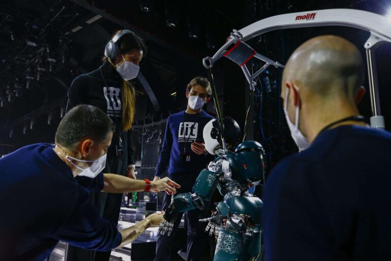 Istituto Italiano di Tecnologia e Dolce_Gabbana Sfilata Donna Autunno-Inverno 2021_22 _16955