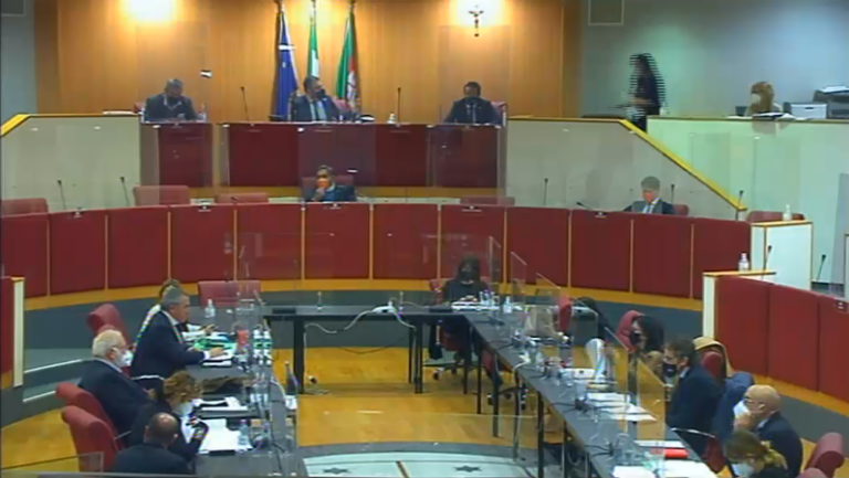 Vaccini, Toti: «Su vaccini freeze siamo quasi al 90% delle somministrazioni»