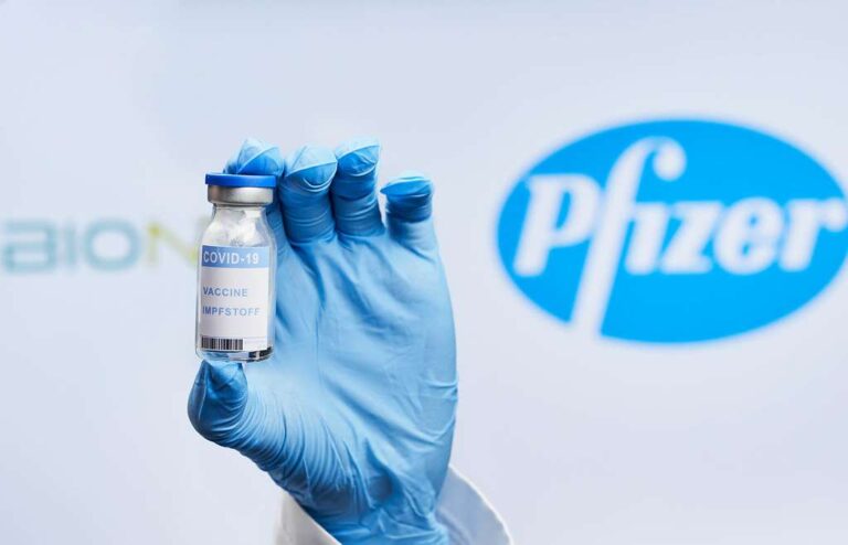 Savona, al Palacrociere riprendono gli open day per vaccino Pfizer
