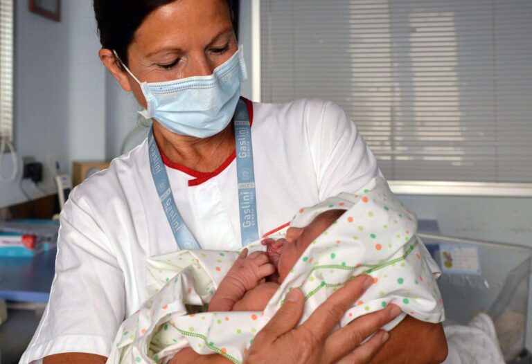 Ospedale San Martino: dal 2 febbraio Ostetricia accessibile a un caregiver alla volta per 10 ore