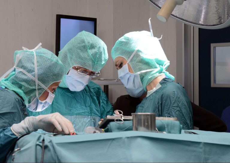 Ospedale San Martino, aumenta l’attività nelle sale operatorie