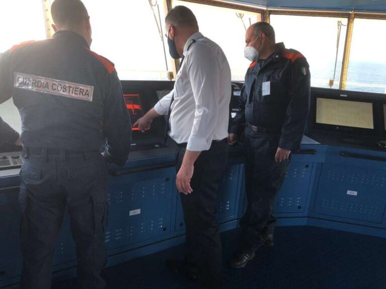 Savona, la Capitaneria di Porto certifica la nave ibrida della Grimaldi