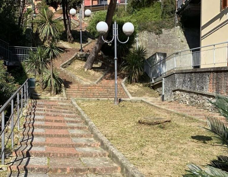 Recco, in corso la pulizia dei percorsi pedonali