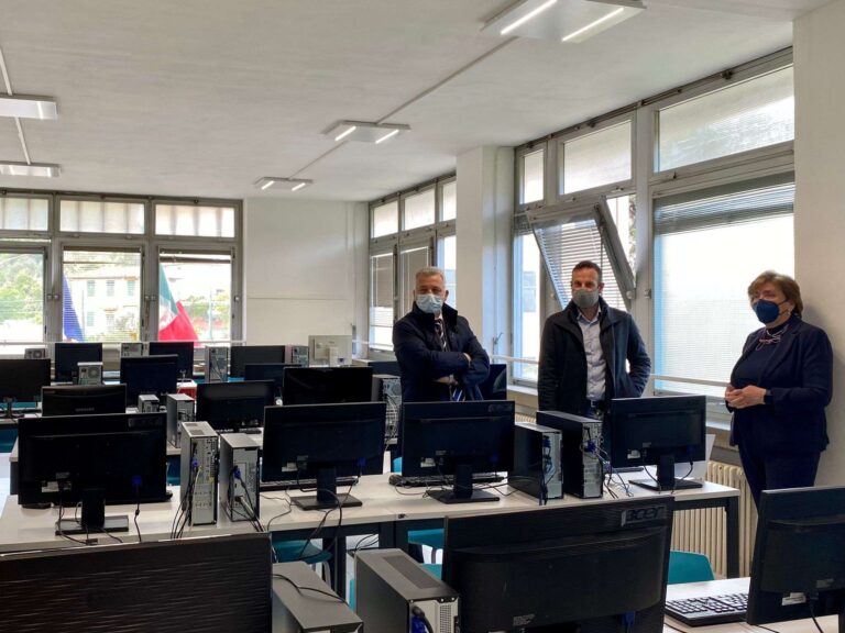 La Spezia: inaugurata la nuova sala multimediale della scuola “J. Piaget”