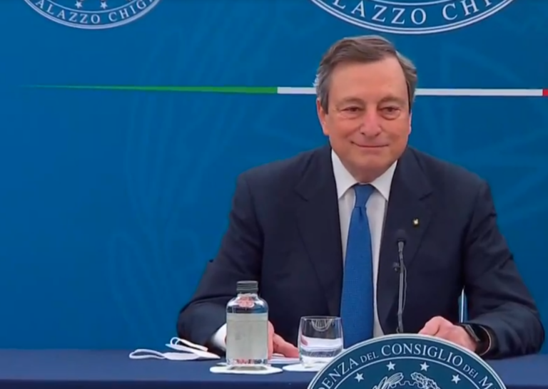 Draghi: «Zona gialla torna dal 26 aprile. Ristorazione riapre anche la sera, ma all’aperto»