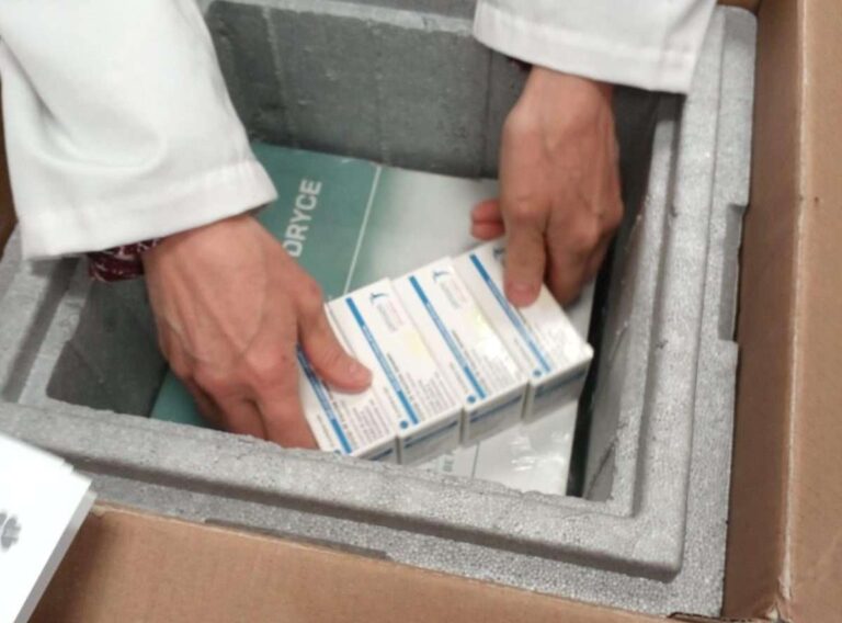 Toti: «Con stop AstraZeneca e Johnson a under 60, 15 mila vaccinazioni in meno a settimana»