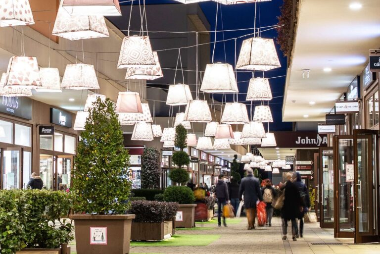 Brugnato 5Terre Outlet riapre nel fine settimana e lancia la Black Week