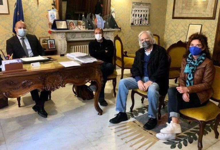 Foto Nerio Bergesio e Valeria Corciolani con Sindaco di Chiavari