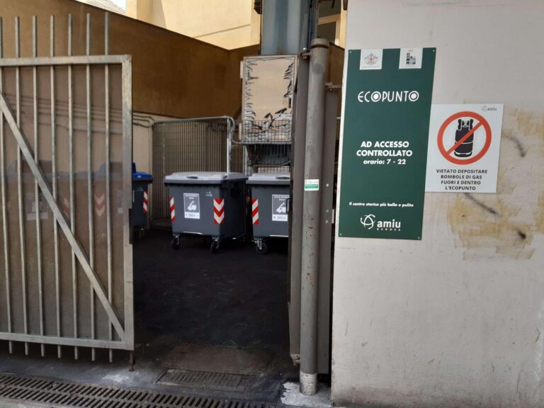 Amiu apre il nuovo ecopunto in via della Mercanzia a Genova