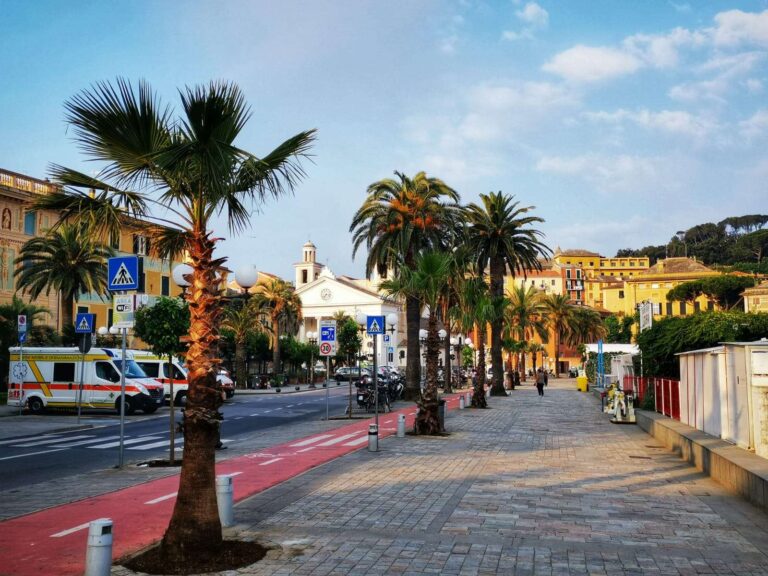 Sestri Levante, 18 nuovi alberi arricchiscono il lungomare
