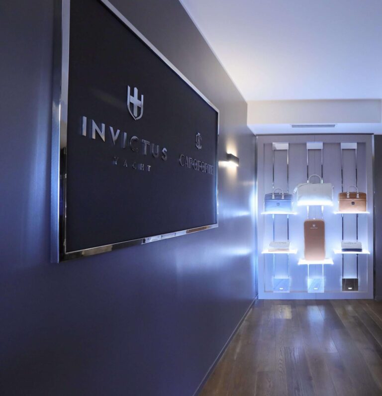 nautica yacht invictus capoforte store bertelli