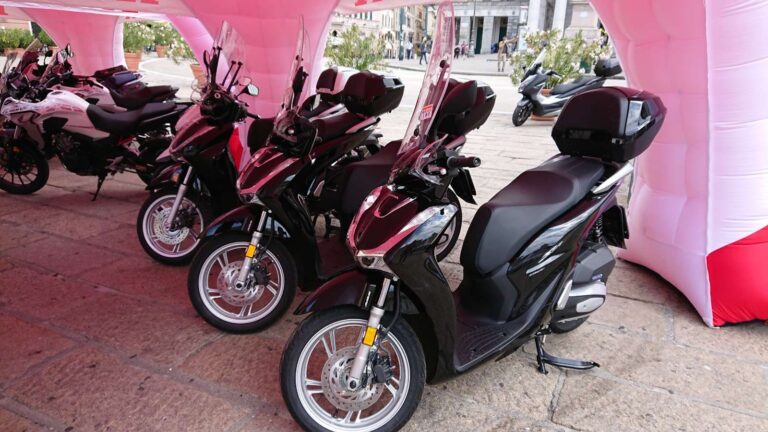 Mobilità, indagine Sara Assicurazioni: il 43% dei genovesi pensa di acquistare una moto