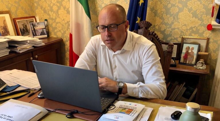 Chiavari, morto improvvisamente il sindaco Di Capua