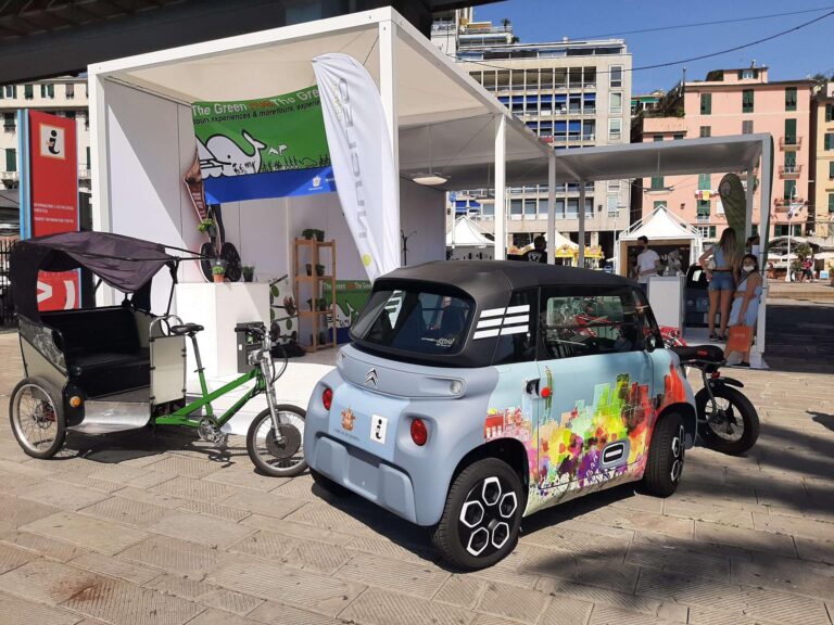 A Genova l’accoglienza turistica è itinerante e green con due nuovi mezzi elettrici