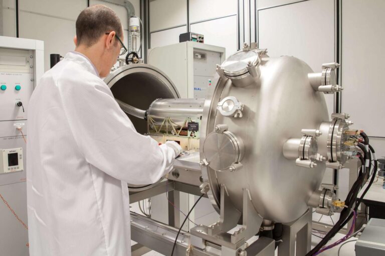 Leonardo fornirà all’Agenzia spaziale europea orologi atomici all’idrogeno