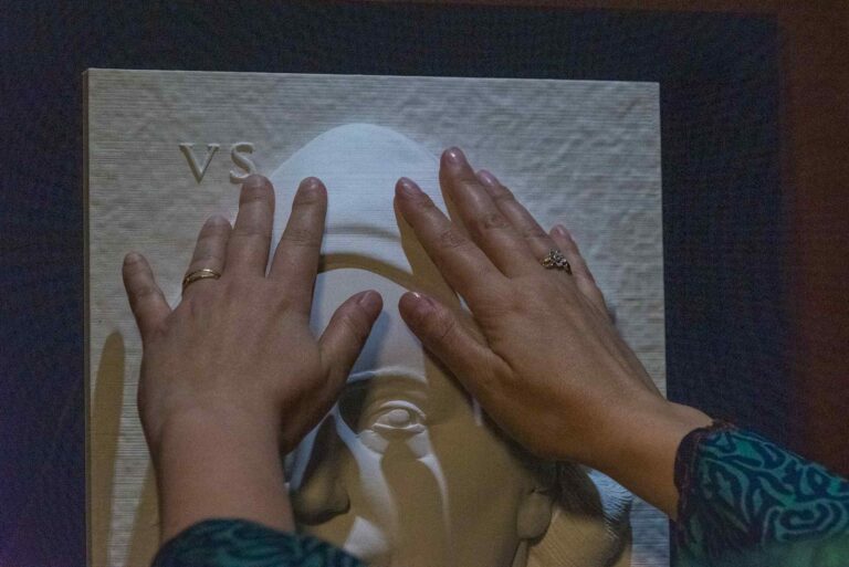 Genova, al Muma la traduzione tattile del ritratto di Cristoforo Colombo