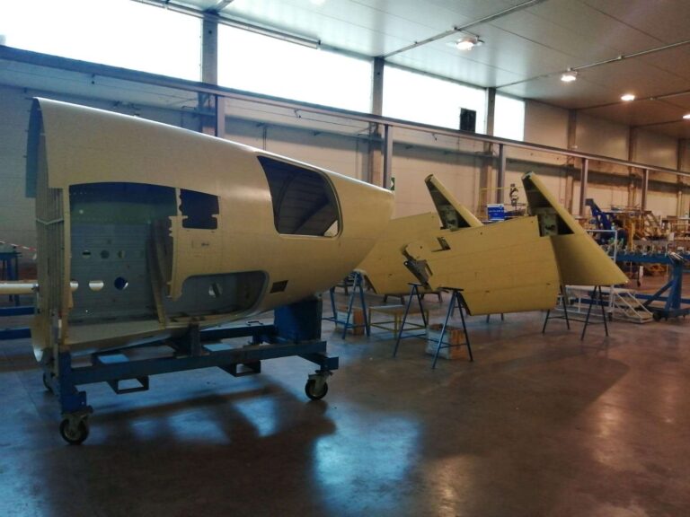 Piaggio Aerospace, Fim Cisl: “Serve prestissimo la firma per il P180”