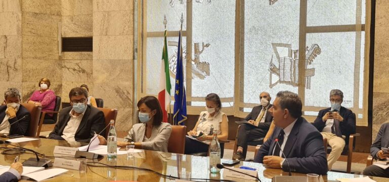 Ex Ilva, Toti: «Azienda disponibile a rivedere i numeri della cassa integrazione»