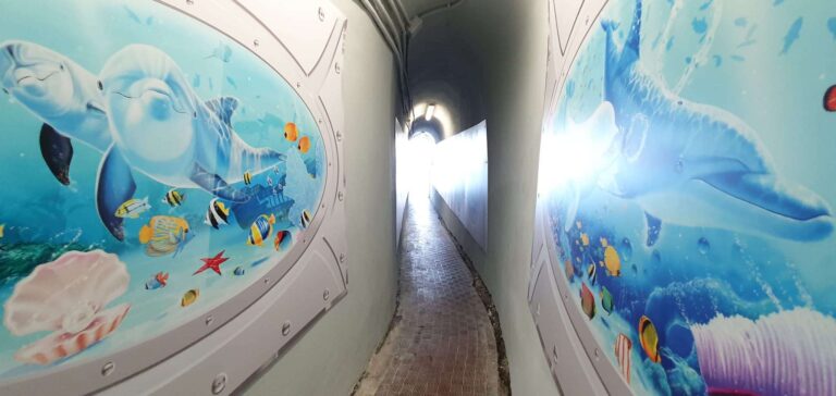 Gaslini: tunnel decorato con delfini e tartarughe per l’accesso dei bimbi alla spiaggia
