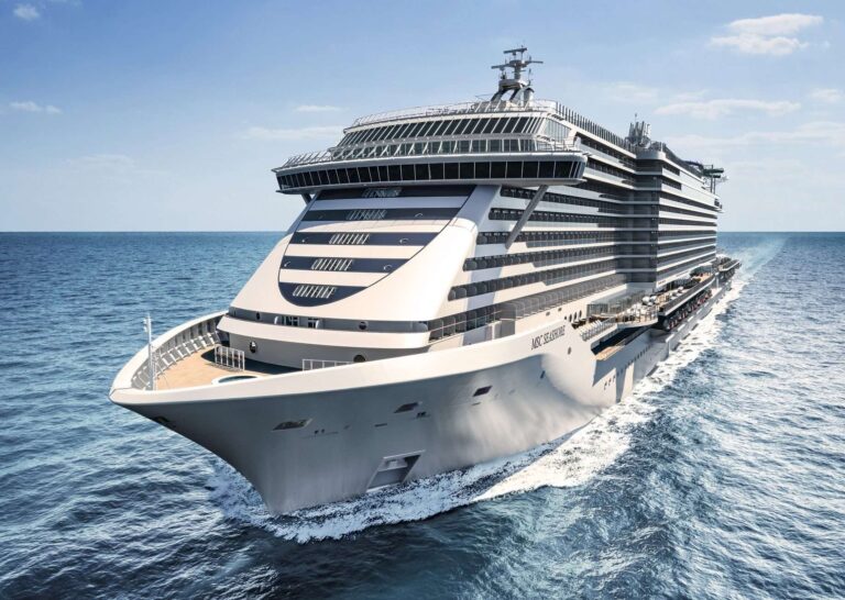 Msc Seashore arriva a Genova: è la più grande crociera costruita in Italia