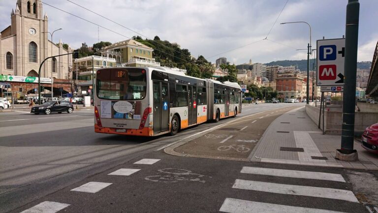 Obbligo green pass, le irregolarità al servizio Amt a Genova e provincia
