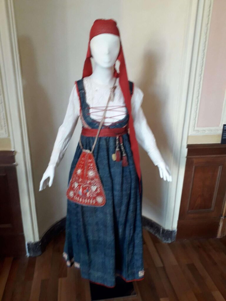 genova jeans, la mostra alla biblioteca universitaria