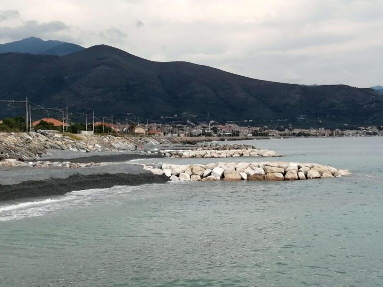Albenga: riprendono i lavori per completare l’allungamento dei moli