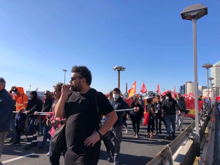 Sciopero generale sindacati di base, a Genova il corteo si divide in due tronconi
