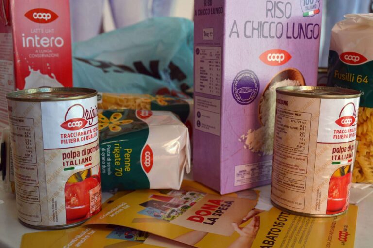 Coop Liguria, sabato 6 maggio torna la raccolta solidale “Dona la spesa”