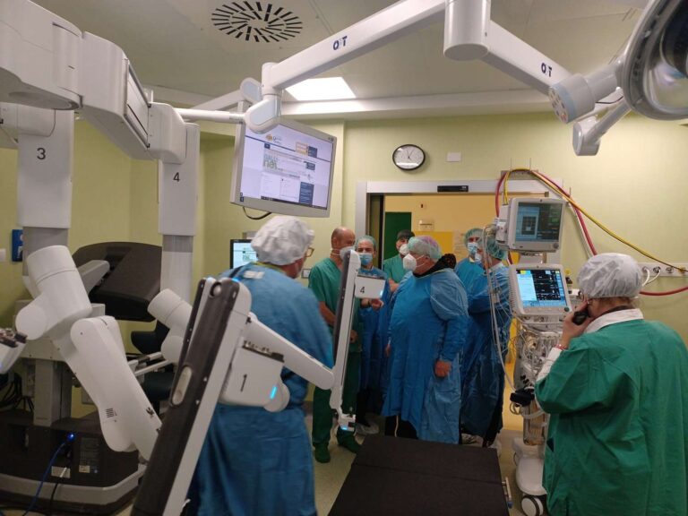 La chirurgia robotica cresce a Genova: al Galliera arriva il Da Vinci