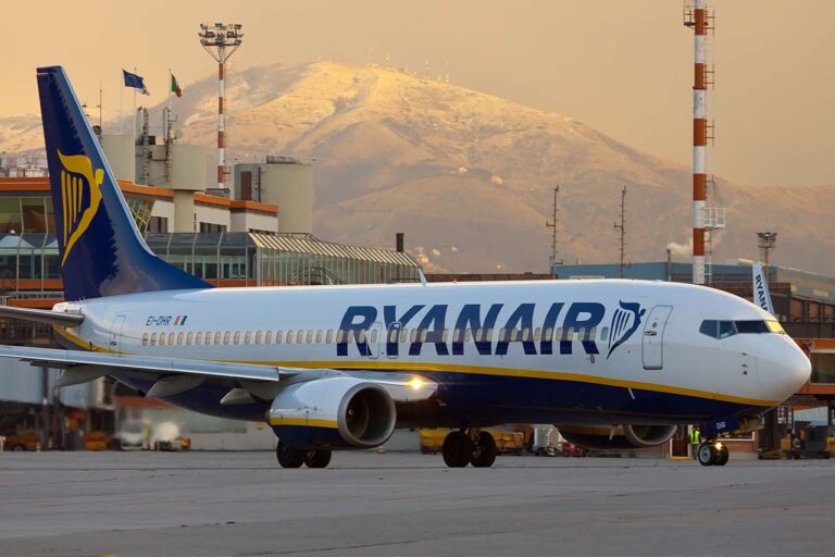 Ryanair lancia tre nuove rotte su Genova, operative da aprile e giugno