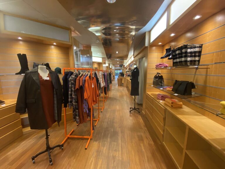 Andrea Morando riapre lo store all’Aeroporto di Genova