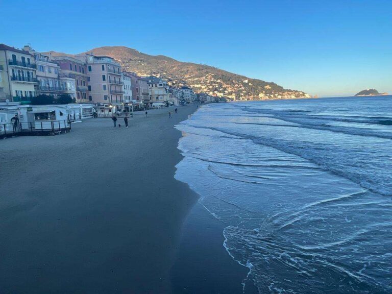Spiagge: 2,8 mln a 60 Comuni per interventi di ripascimento, pulizia e accessibilità