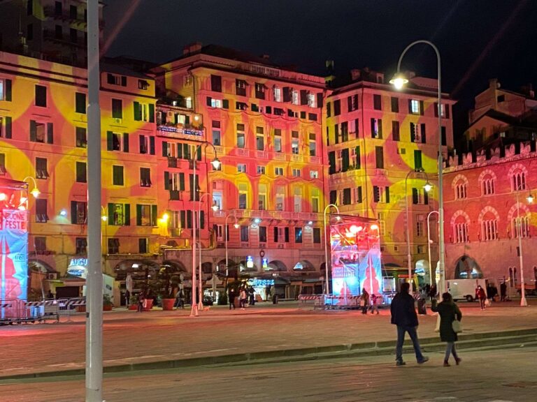 Genova, nuove luci natalizie accendono tre luoghi della città