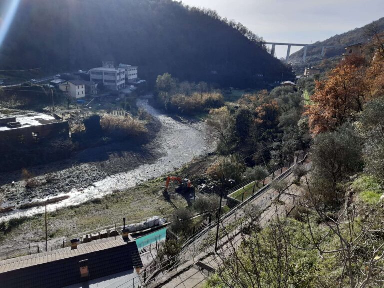Recco: terminata pulizia nel torrente omonimo in località Corticella