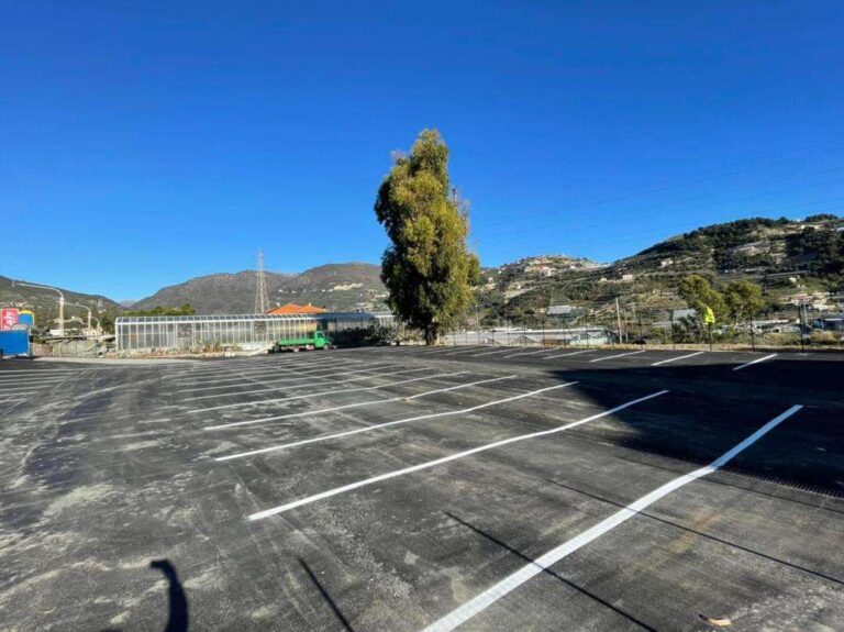 Taggia, inaugurato un nuovo posteggio