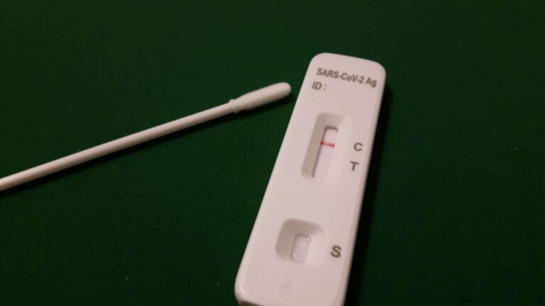 Covid, Toti: «Siamo al tamponificio, il sistema non può reggere, il governo cambi le regole»