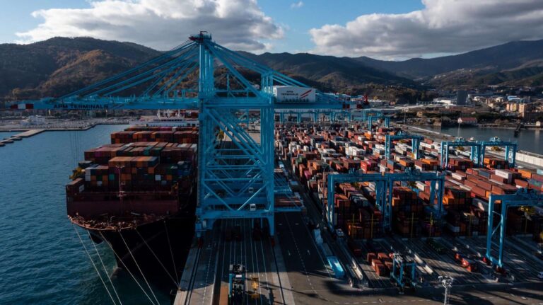 Vado Gateway: aperto il bando per il corso gratuito operatore polivalente terminal