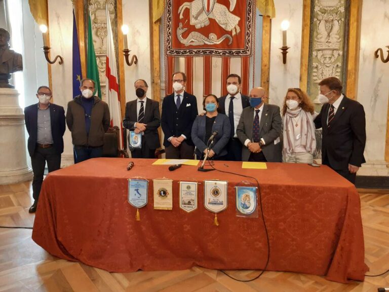 I Lions Club di Genova donano alberi alla città