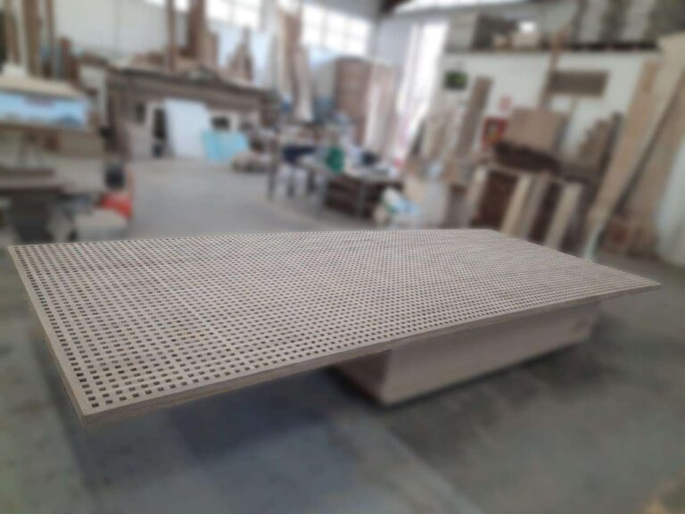 Valdenassi realizza per il palazzo di un emiro il carabottino in teak più grande del mondo