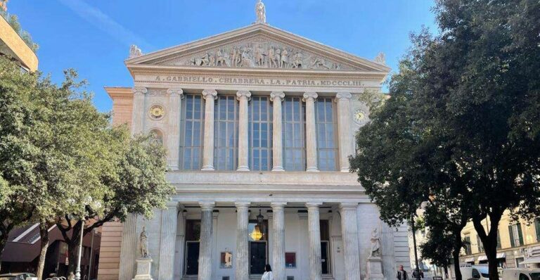 Savona, dal 12 novembre torna il TeatroBus per il Chiabrera