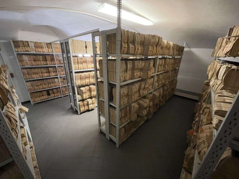 Archivio storico di Chiavari: tornano fruibili 6.700 tra filze, registri e faldoni