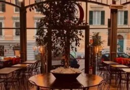 Genova, riapre il Mercato del Carmine: una “piazza del gusto” con tante novità