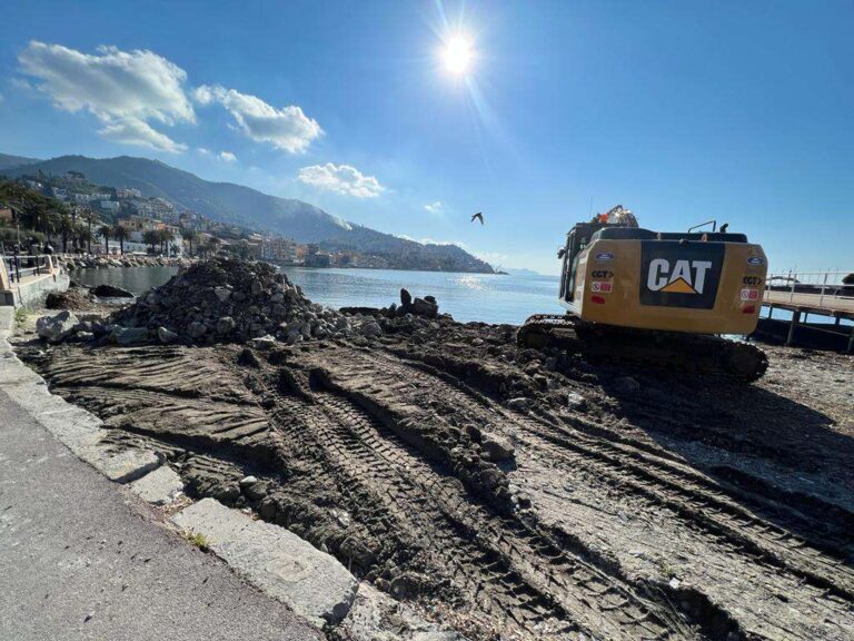 Rapallo, partiti i lavori per la nuova spiaggia libera attrezzata