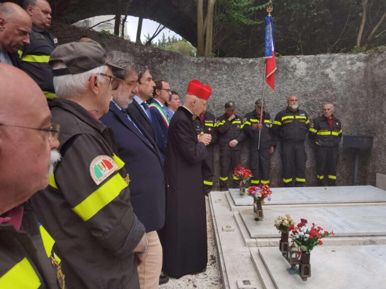 Vigili del Fuoco morirono in servizio, restaurato il monumento funebre a Staglieno