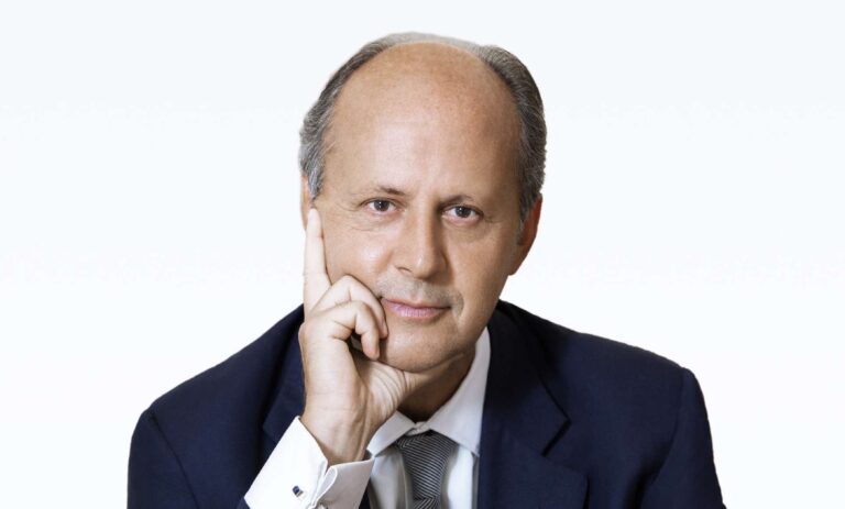 Teatro d’impresa: al Duse “Gentile a chi?” di e con Guido Stratta